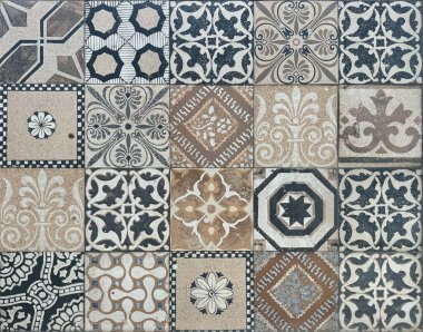 Rastgele desenli baskılı döşeme döşemelerindeki kalıtsal ya da kalıtsal fayanslar. Geometrik şekiller, bağbozumu, çiçek desenleri. Eski renkler, birçok şekil. Renkli tasarım, Peranakan fayansları, İspanyol fayansları, İngiliz fayansları.