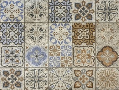 Sömürge mirası çeşitli şekillerde fayanslar desenlendirmiş. Batik, çiçek, yıldız, süs, oyma ve diğer birleşik desenler. Elle boyanmış koloni fayansları, keraton fayansları ya da eski miras kiremitleri.