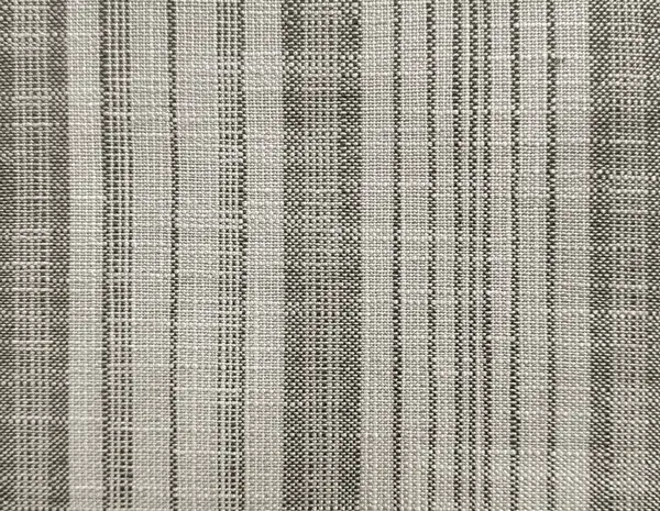 Açık gri kumaşı şerit şeklinde kapatıyoruz. Gri, kahverengi, kahverengi keten kumaş. Dikey flüt desenli. Kusursuz arkaplan