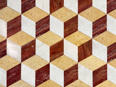 Rastgele kesilen mermer döşeme kalıplarını 3 boyutlu küp ve altıgen şeklinde kapatın. 3 boyutlu geometrik taban deseni kırmızı, bej ve beyaz renkte. Kusursuz arkaplan dokusu