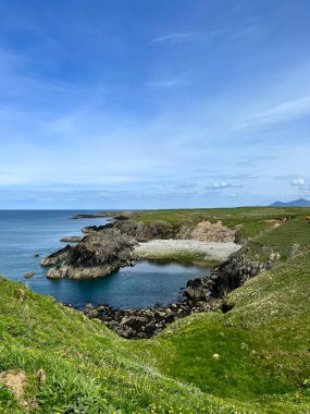 Sahildeki Pwllheli Koyu, Galler