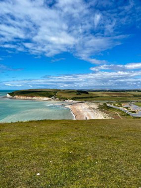 Seven Sisters kayalıklarının tepesinden manzara, boynuzlu cennet, Güney Downs, İngiltere. 