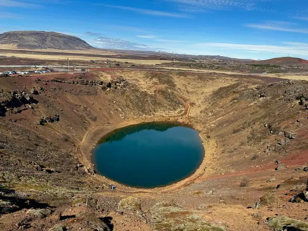 Kerid Krateri, İzlanda 'ya bakıyorum..