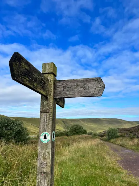 Pen Y Fan, Galler 'in altındaki işaret direği.