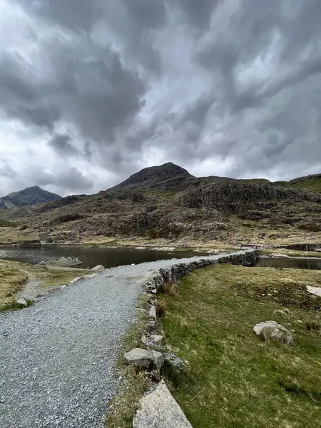 Kardan yukarı giden madencilerin yolu, Yr Wyddfa, Galler, İngiltere. 
