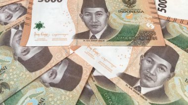 Endonezya parası, 5 bin rupia yakın, 5 bin banknot dağınık 