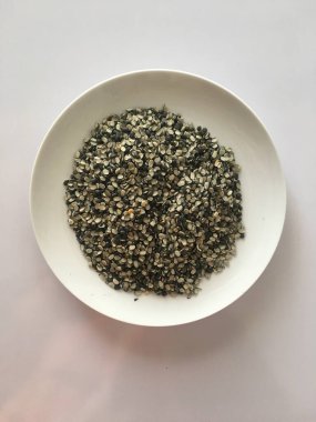 Split Black Lentil Also Know as Black Gram, Black Urad Dal, Vigna Mungo, Urad Bean, Urad Dal, Minapa Pappu, Mungo Bean veya Black Matpe Bean olarak da bilinir. resim