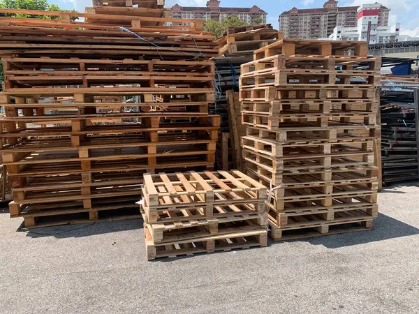 Atık paletler imha için toplandı