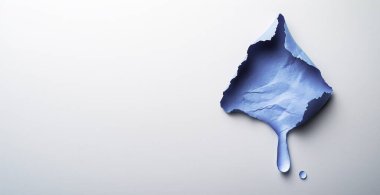 Mavi arka planda bir damla su yapay zeka üretildi.