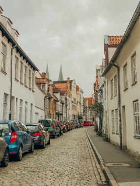 Almanya 'daki Lbeck manzara ve mimarisinin fotoğrafı, sonbahar manzarası, kuzey Almanya, Schleswig-Holstein