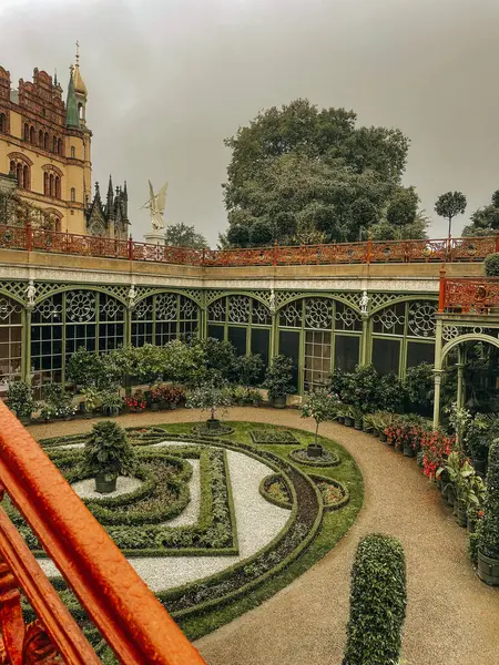 Schwerin Kalesi 'nin manzara ve mimarisinin fotoğrafı, Kuzey Almanya, Mecklenburg-Vorpommern