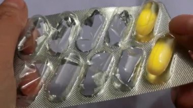 İzole edilmiş su toplayan kapsüller ya da paketlenmiş ilaçlar, ilaçlar, ilaçlar, ilaçlar, insanlar, hayvanlar ve hayvanlar için vitaminler.. 