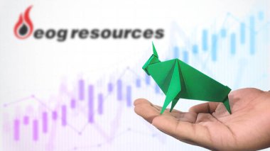New York - ABD, 23 Ocak 2025: EOG RESOURCES Stock Uptrend with Selective Focus on green origami Bull, sembolize edilen EOG RESOURCES Bullish pazar trendi. Finansal Büyüme kavramını yakalar