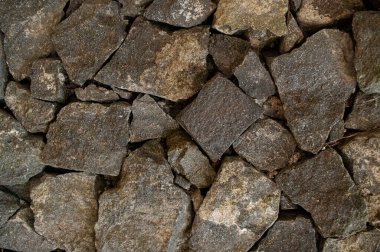 Birkaç kaya yığını yakından fotoğraflandı.