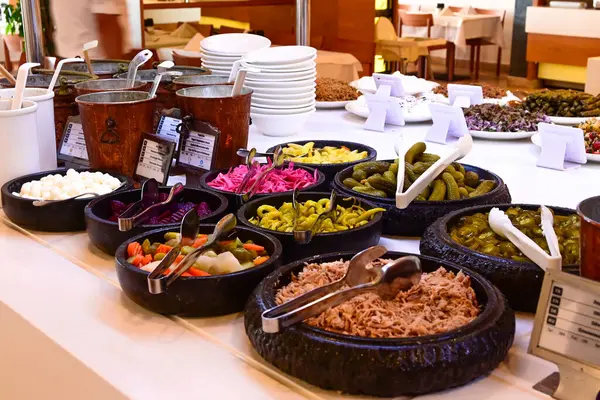 Açık büfe yemekleri, yemek servisleri, kapatın.