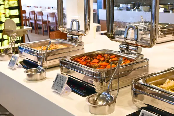 Bir sürü farklı yemek.