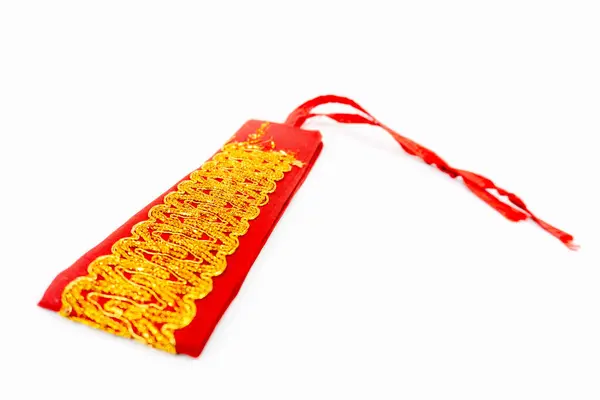 Batak kadınları için geleneksel bir aksesuar olan tali, Batak kabilesindeki kralın kızını simgeler.