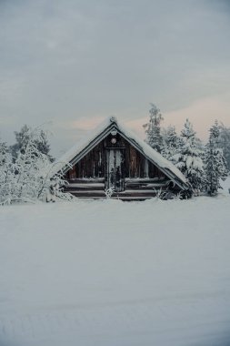 10 Aralık 2023 'te Rovaniemi' de çalışırken vuruldum..