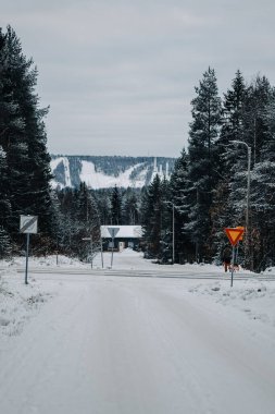 Rovaniemi, Laponya 'daki Syvasenvaara' dan Ounasvaara kayak merkezinin görüntüsü