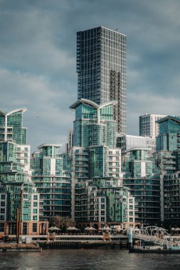 30 Eylül 2023 'te Londra, İngiltere sokaklarında çekildi..