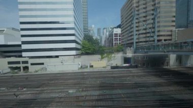 Toronto Union İstasyonu 'nda Roger' s Centre 'ın yanındaki tren rayları, Rec709 4k