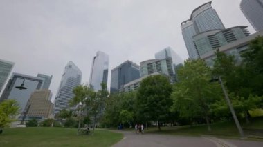 Toronto Skyscaper Roundhouse Park 'tan Skyline görüntüsü, Rec709 4k