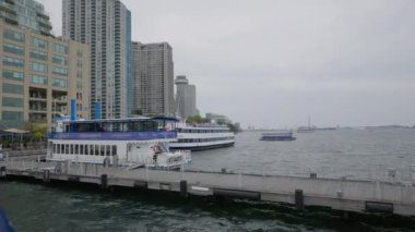 Toronto limanından Ontario Gölü tur botu ile ayrılıyoruz, Rec709 4k