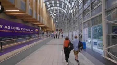 Toronto Union İstasyonu 'ndaki POV iç salonu, Rec709 4k