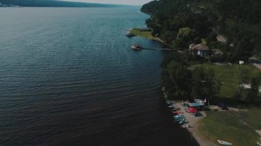 13 Ağustos 'ta Seneca Gölü' nün yanındaki Watkins Glenn yakınlarında çekildi..
