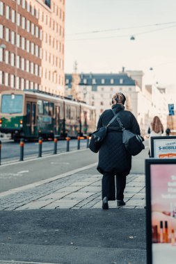 17 Ekim 2023 'te Finlandiya' nın Helsinki kentinde Laponya 'ya giderken iki günlük bir yolculukta çekilmiş..