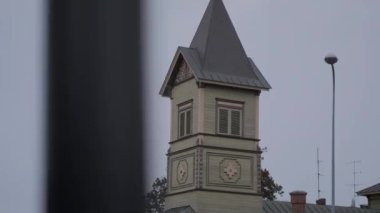 Estonya 'daki Tallinn limanı yakınlarındaki eski ortodoks ahşap kilise