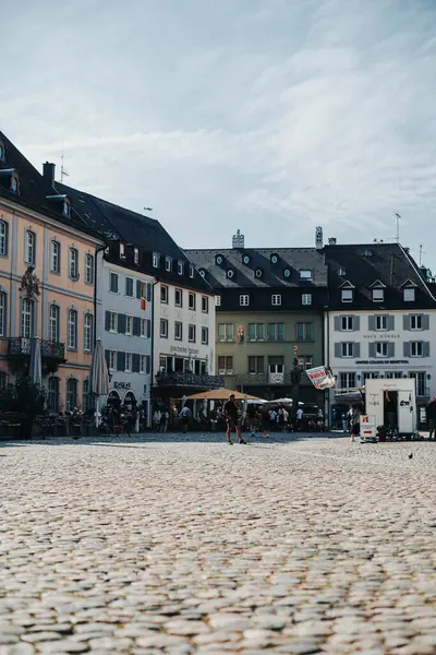 23 Ağustos 'ta Almanya' nın Kara Orman kentindeki Freiburg 'da vuruldu.