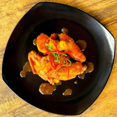 Barbekü soslu tavuk kanadı