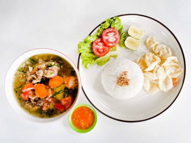 Pirinçli Oxtail çorbası.