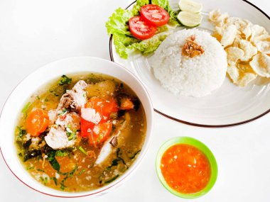 Pirinçli Oxtail çorbası.