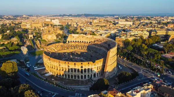 İtalya, Roma 'da hava manzaralı Colosseum