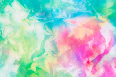 Soyut dizayn edilmiş, suluboya efektli parlak bir ipek kumaş. Kalıplar kusursuz. İpek, grafik kaynakları, yaratıcı tasarım, yüzeyler ve arka planlarda kullanım için yakın plan çekilir..