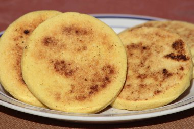 Harcha adında Faslı Semolina Ekmeği