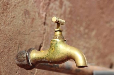 Eski Su Musluğu Kapat
