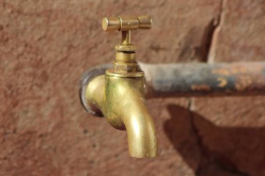 Eski Su Musluğu Kapat