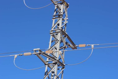 Gökyüzü Arkaplanlı Elektrik Kutbu