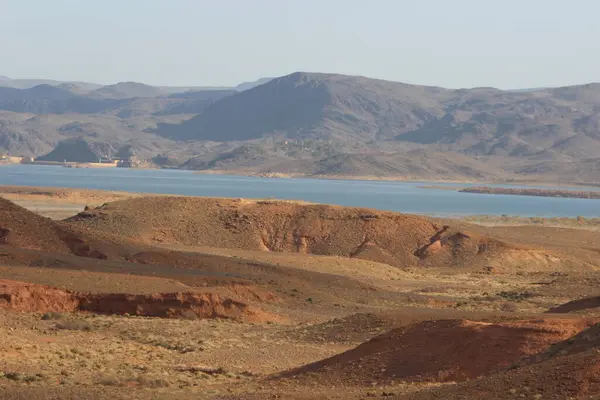 Barrage El Mansour Eddahbi, Ouarzazate Gölü