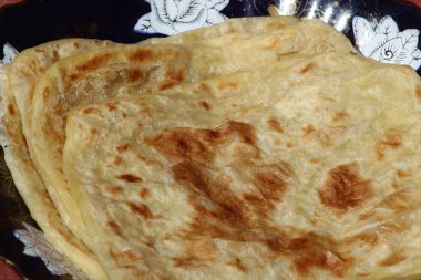 Milletvekili ya da msemen olarak bilinen geleneksel Fas ekmeğinin yakın çekimi.