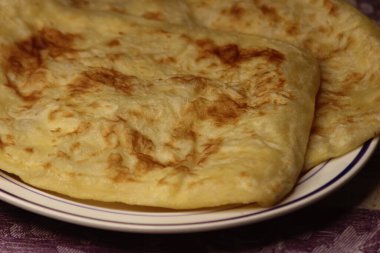 Milletvekili ya da msemen olarak bilinen geleneksel Fas ekmeğinin yakın çekimi.