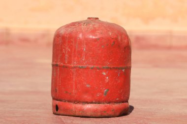 Kullanılan küçük gaz silindirinin yakın çekimi