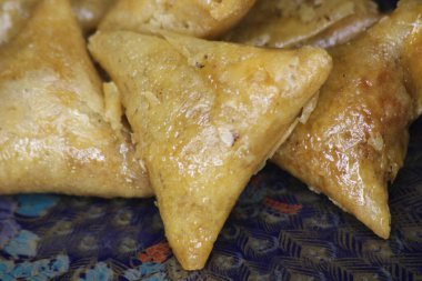 Briwat ya da Briouat olarak bilinen tatlı Fas Pastası