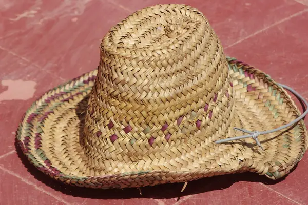 El yapımı Hasır Şapka Kapat