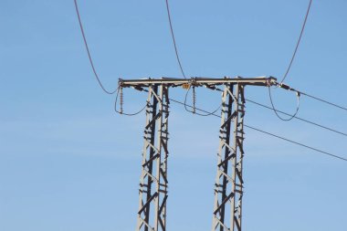 Halat telli elektrik direği