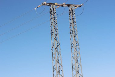 Halat telli elektrik direği