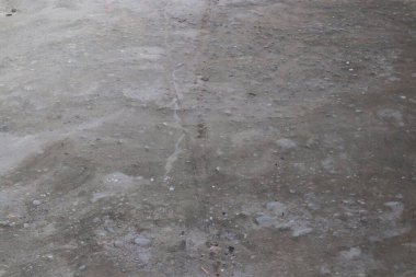 Eşsiz yapısal elementleri gösteren engebeli, toprak yüzeyin detaylı görüntüsü